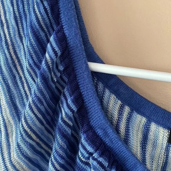 White House black market top - Picture 7 of 7